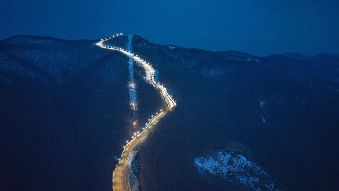 Dezvoltarea turismului în zona turistică Luna Șes, județul Satu Mare - Montarea instalaţiei de transport pe cablu CD 4 Luna Şes şi Amenajarea pârtiei de schi şi sistem de înzăpezire al pârtiei – Luna Şes