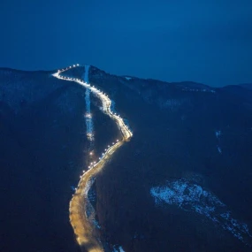 Dezvoltarea turismului în zona turistică Luna Șes, județul Satu Mare - Montarea instalaţiei de transport pe cablu CD 4 Luna Şes şi Amenajarea pârtiei de schi şi sistem de înzăpezire al pârtiei – Luna Şes