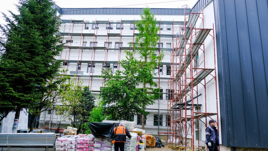 Az Avasfelsőfalui Városi Kórház korszerűsítése egyre közelebb kerül a befejezéshez