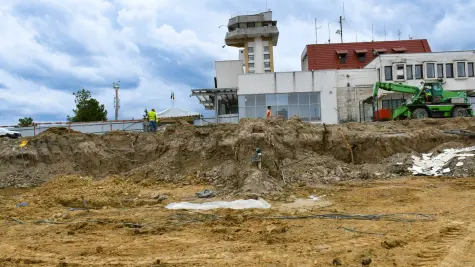 Javában folynak a szatmárnémeti repülőtér rehabilitációs és korszerűsítési munkálatai