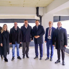 Cseke Attila fejlesztési miniszter meglátogatta a szatmárnémeti repülőtér új beruházásait