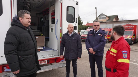 Új mentőautó a kritikus beavatkozásokhoz Szatmár megyében