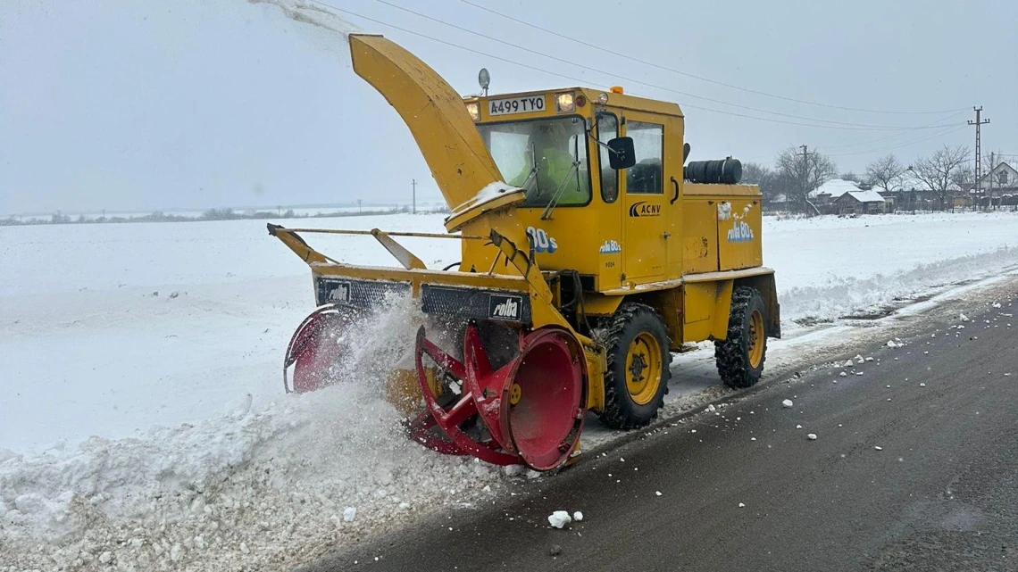 Se intervine pentru menținerea accesului pe drumuri