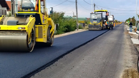 Nemcsak az aszfaltozás halad a DJ 193-as úton