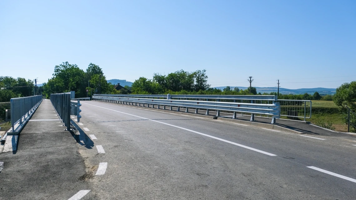 Încă 2,1 km de drum județean modernizați