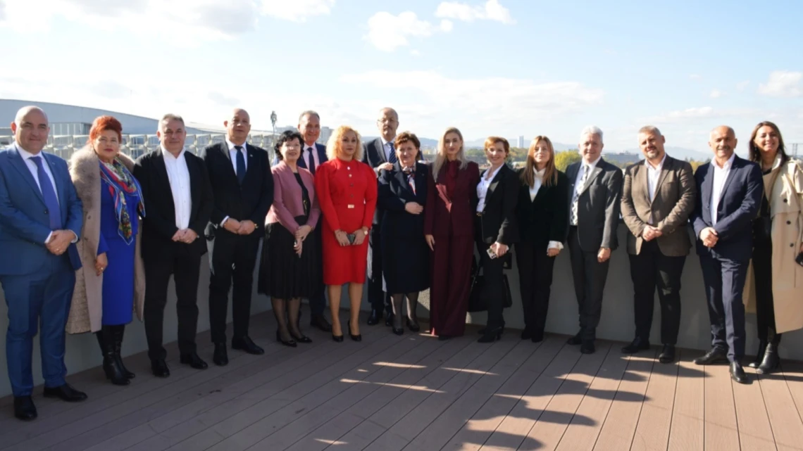 A Szatmár Megyei Tanács támogatja a fiataloknak szóló kezdeményezéseket